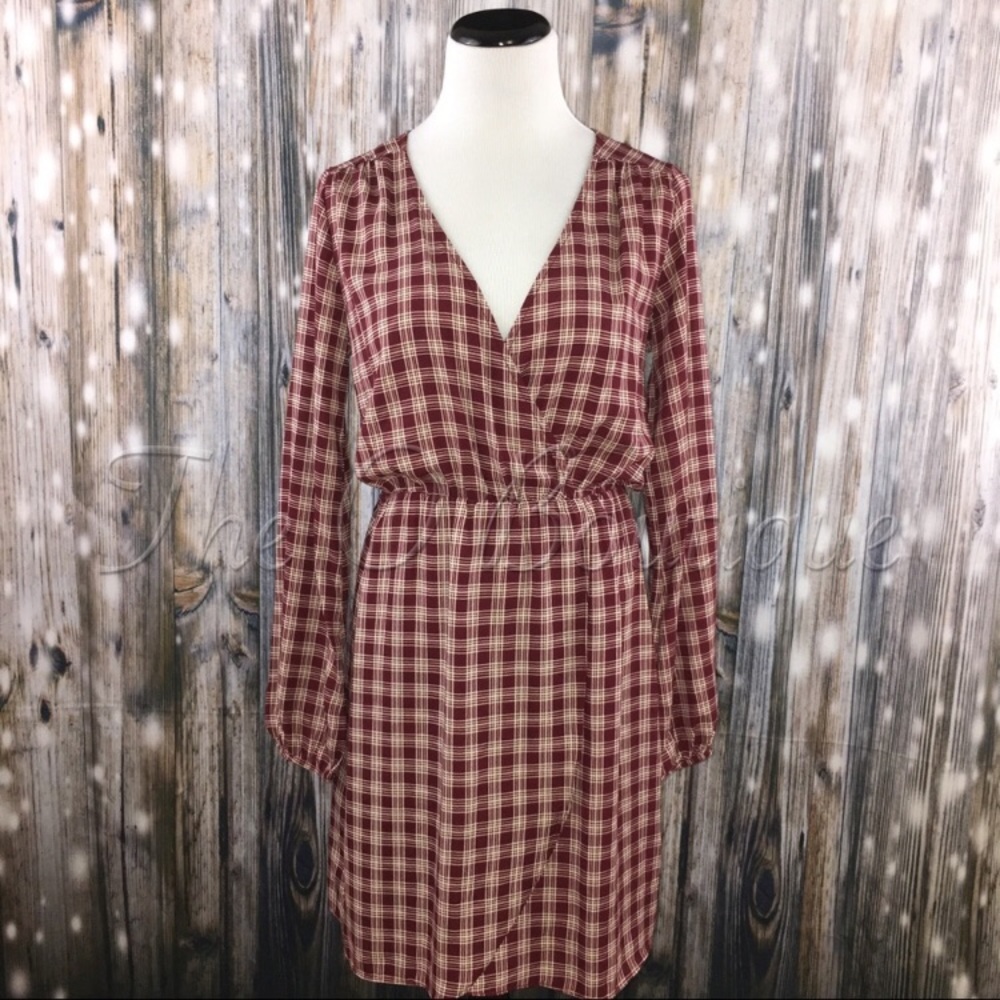 Deep Neck Long Sleeved Plaid Dress